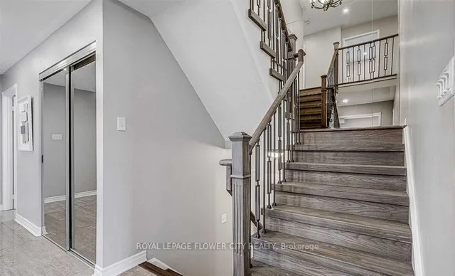 Additional image 25 of 35 Legend Lane