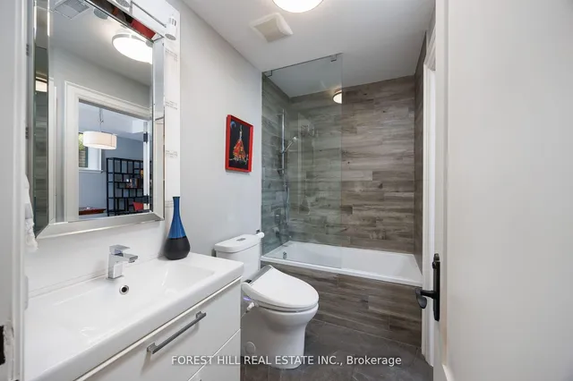 Additional image 31 of 102 Chaplin Cres