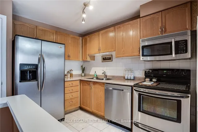 Additional image 5 of 1809 Upper Wentworth St Unit 11