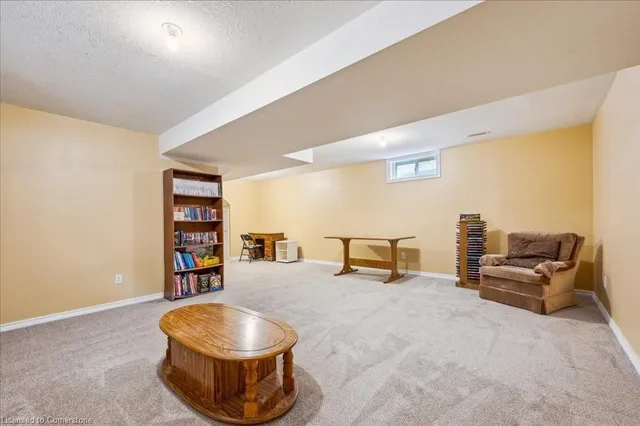 Additional image 11 of 519 Commonwealth Cres