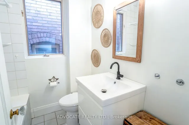 Additional image 33 of 49 Melrose Ave