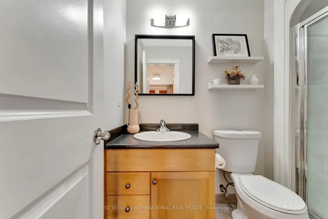 Additional image 17 of 555 King St Unit 303