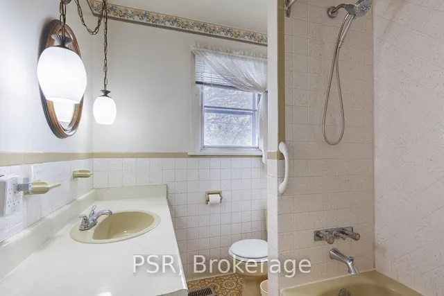 Additional image 19 of 212 Brock Ave