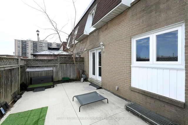 Additional image 26 of 23 Town House Cres