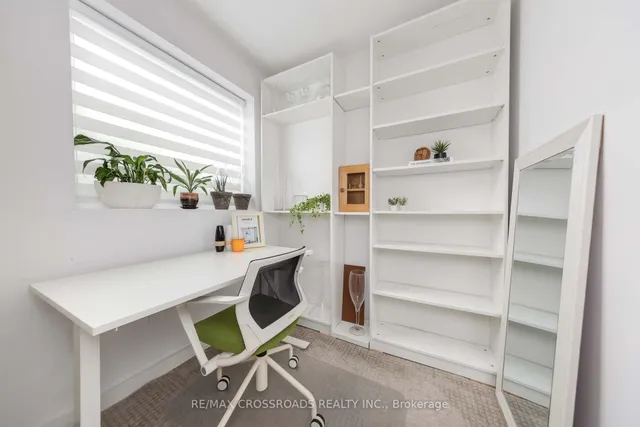 Additional image 5 of 536A Eglinton Ave