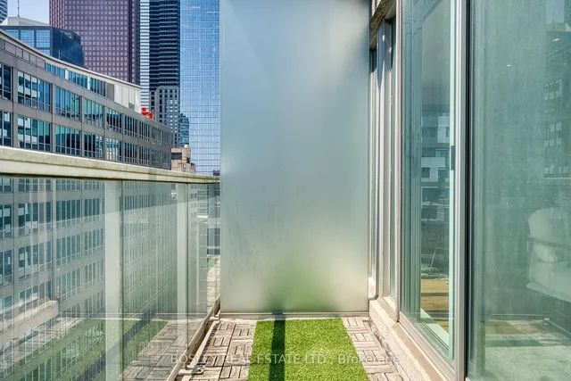 Additional image 36 of 50 Lombard St Unit 2104