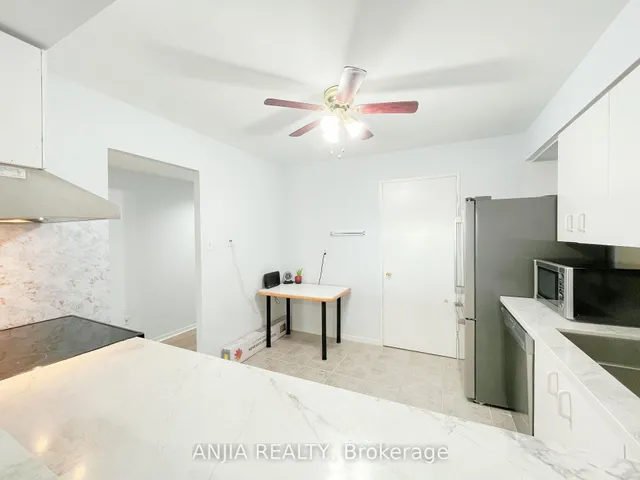 Additional image 21 of 15 Sewells Rd Unit PH3