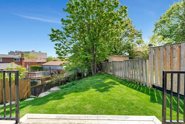 Additional image 43 of 41 Yeoville Crt