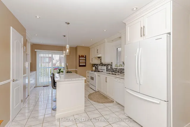 Additional image 15 of 243 Cresthaven Rd