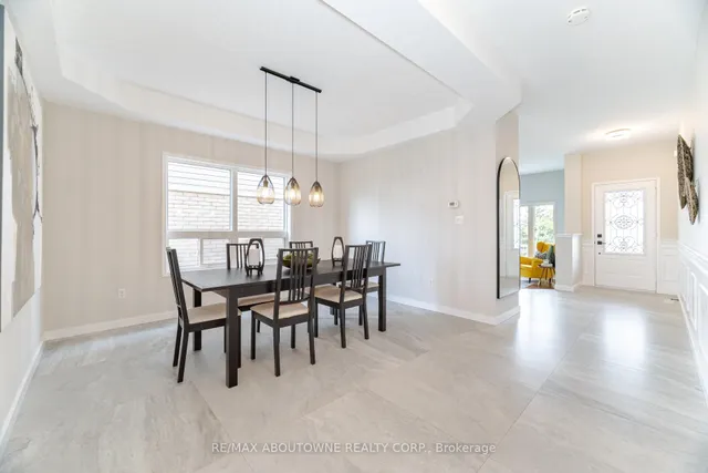 Additional image 9 of 1046 Holdsworth Cres