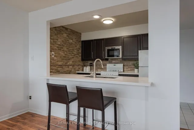 Additional image 9 of 50 Eglinton Ave Unit 1002