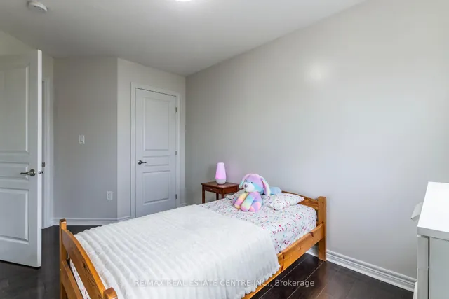 Additional image 28 of 28 Chamomile Dr