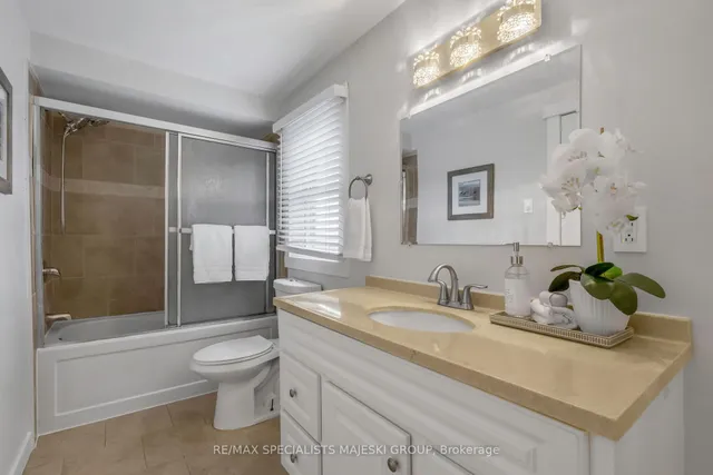 Additional image 17 of 2377 Cotswold Cres