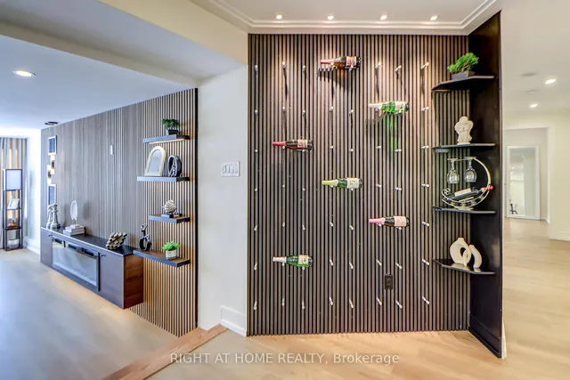 Additional image 9 of 130 Carlton St Unit 1207