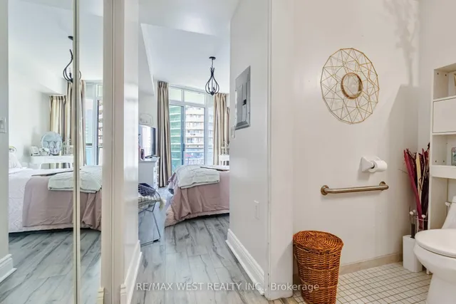 Additional image 23 of 80 Absolute Ave Unit 406