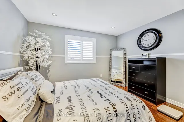 Additional image 30 of 24 Simpson Ave