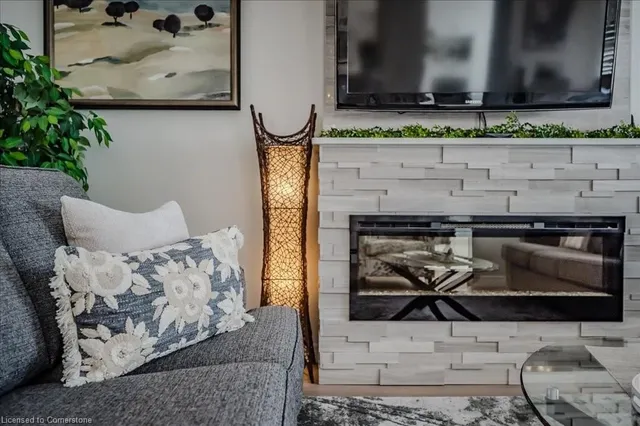 Additional image 7 of 220 Doon South Dr