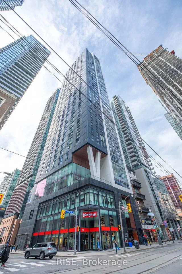 357 King St Unit 1702