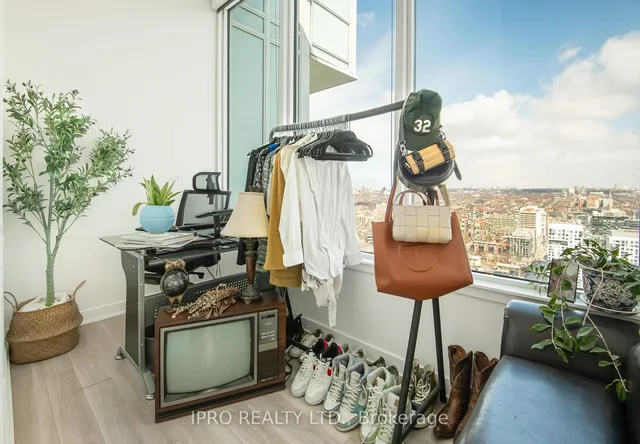 Additional image 21 of 19 Bathurst St Unit 4206