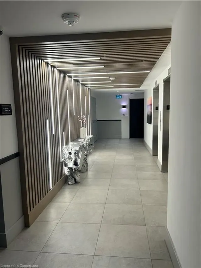 Additional image 7 of 600 North Service Road Rd