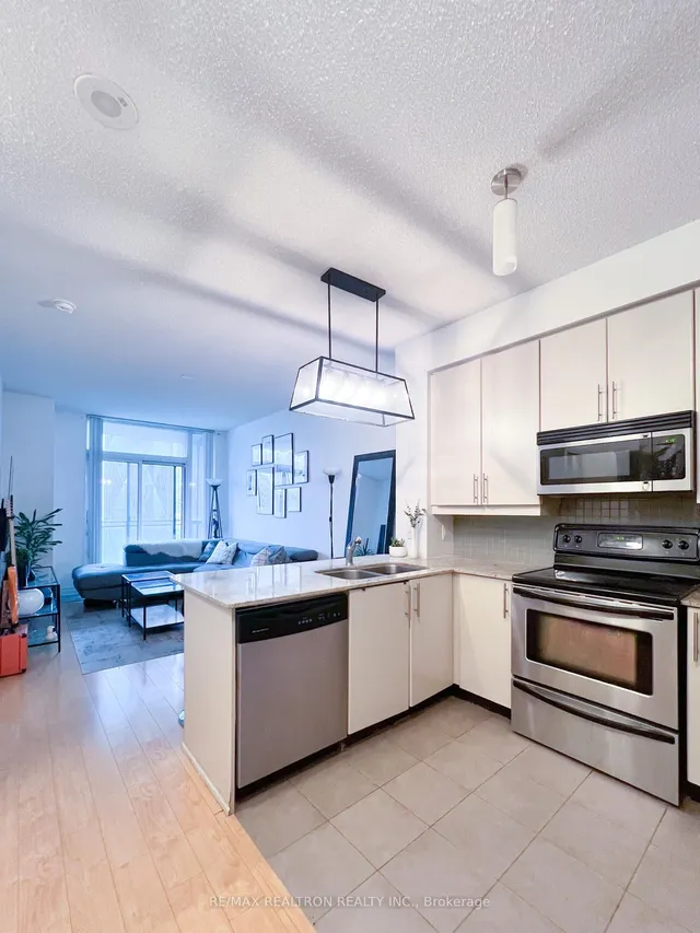 Additional image 8 of 18 Harbour St Unit 2104