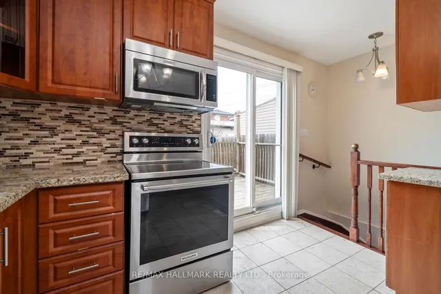 Additional image 5 of 72 Gray Ave