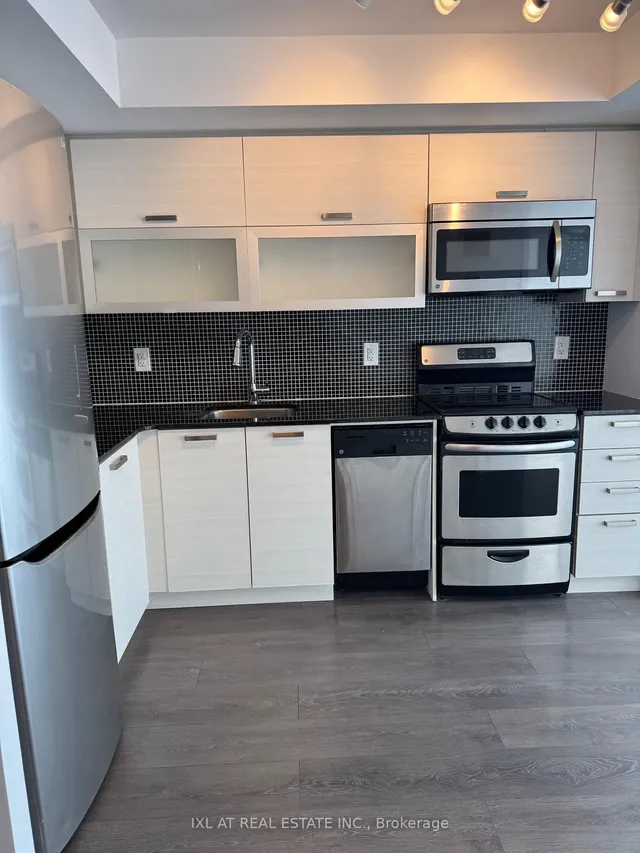 Additional image 18 of 36 Lisgar St Unit LPH05W