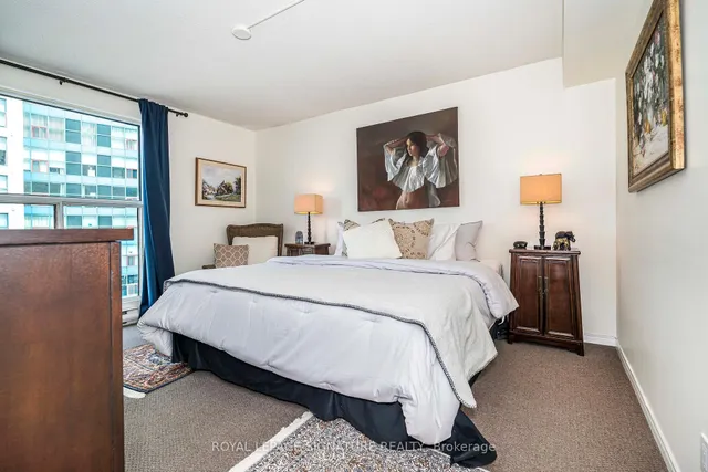 Additional image 14 of 99 Harbour Sq Unit 1812