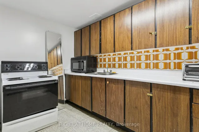 Additional image 39 of 451 The West Mall N/A Unit 1616