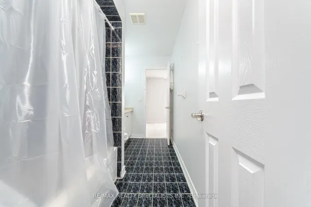 Additional image 32 of 7 Millsborough Rd