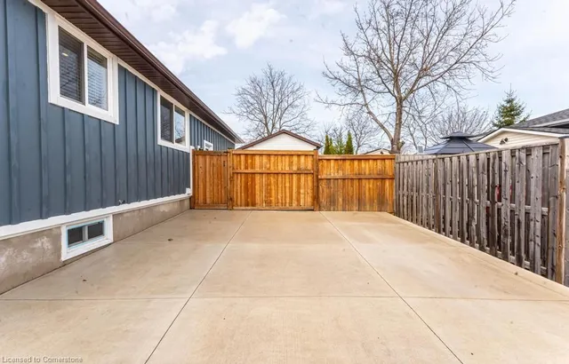 Additional image 39 of 14 Yorkdale Cres