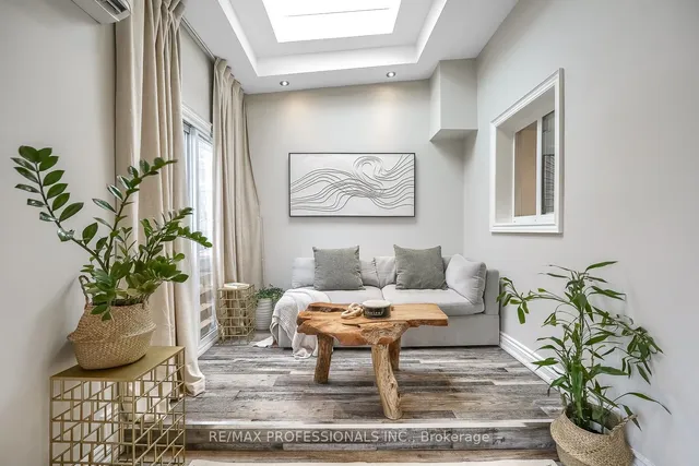 Additional image 20 of 623 Dupont St