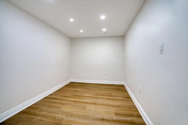 Additional image 42 of 8 Luminous Crt