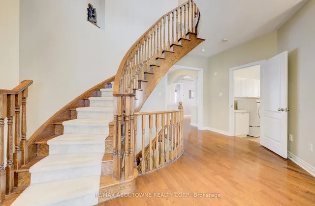 Additional image 16 of 1521 Craigleith Rd