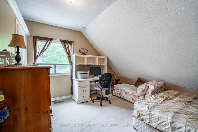 Additional image 28 of 12 Rossmore Ave