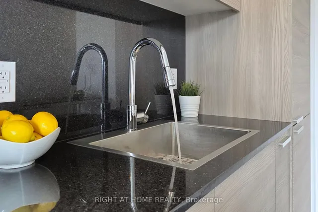 Additional image 19 of 75 Canterbury Pl Unit 1606