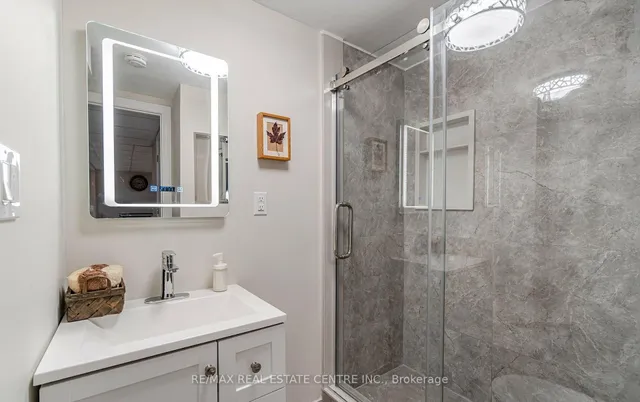 Additional image 37 of 2046 Glenada Cres