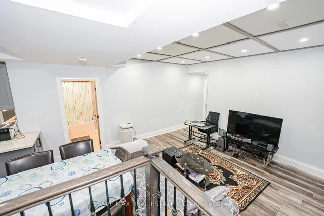 Additional image 48 of 23 Hillcrest Ave