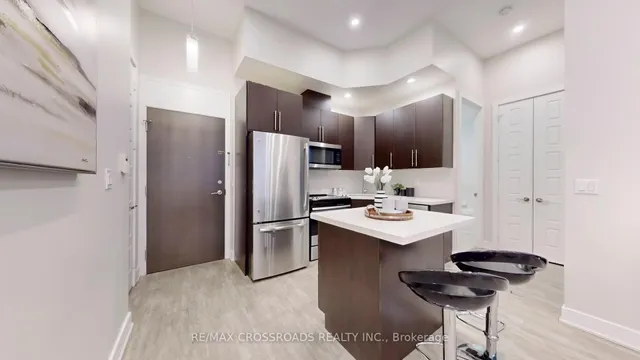 Additional image 17 of 28 Linden St Unit 201