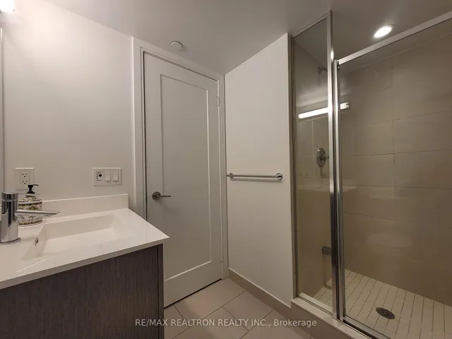 Additional image 11 of 275 Village Green Sq Unit 325