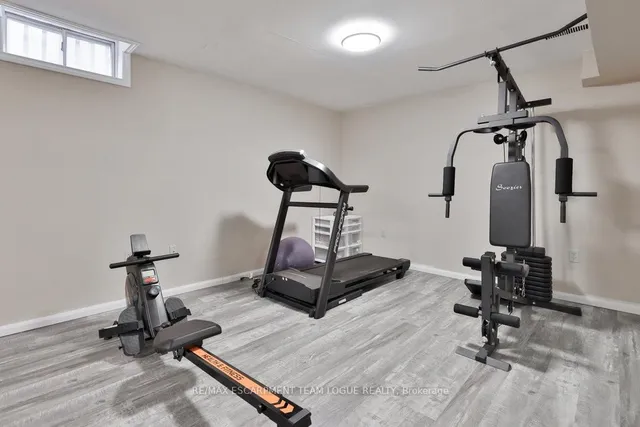 Additional image 41 of 2223 VISTA Dr