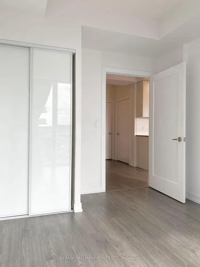 Additional image 16 of 225 village Green Sq Unit 2604