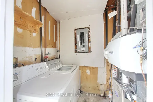 Additional image 40 of 62 Ashton Cres Unit 62