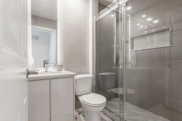 Additional image 16 of 4302 Highgate Cres