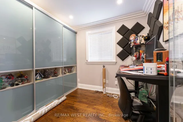 Additional image 8 of 1152 Glengrove Ave