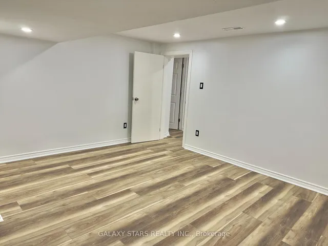 Additional image 39 of 57 Moorecroft Cres