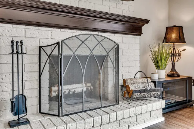 Additional image 16 of 2224 Vista Dr