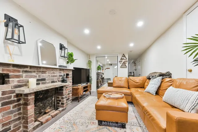 Additional image 21 of 216 Balsam Ave