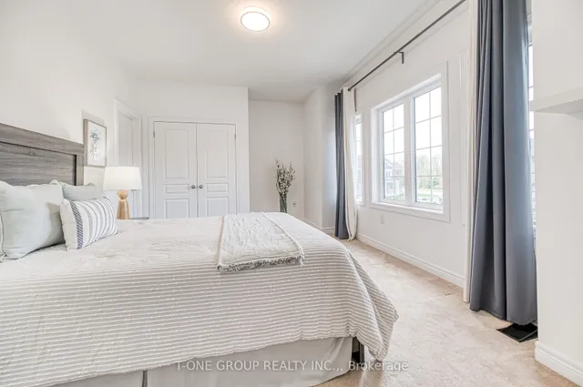 Additional image 30 of 33 Ezra Cres