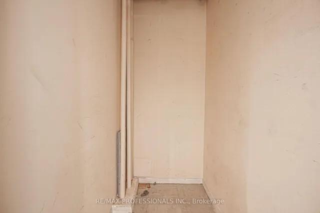 Additional image 16 of 705 King St Unit 405